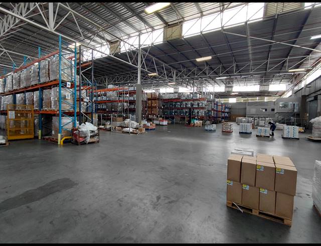 7,838M² WAREHOUSE TO LET IN CLAYVILLE